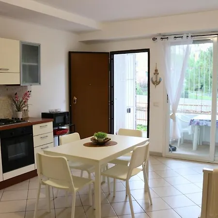 -sanremo-bussana- Suite-b With Ac - 5 Min From The Sea סנרמו